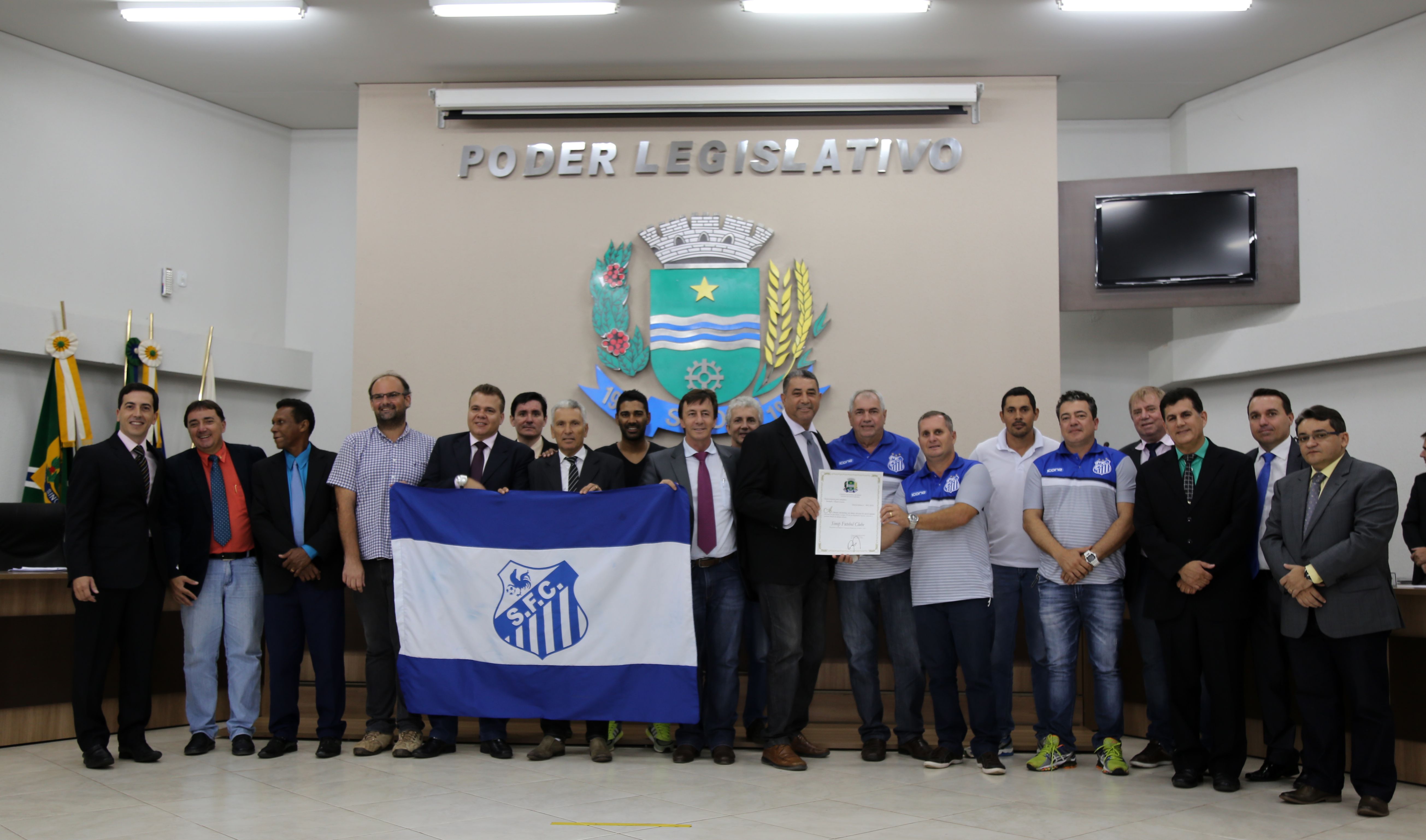 Câmara entrega moções de aplausos ao Sinop F.C. e a torcida Galo Doido