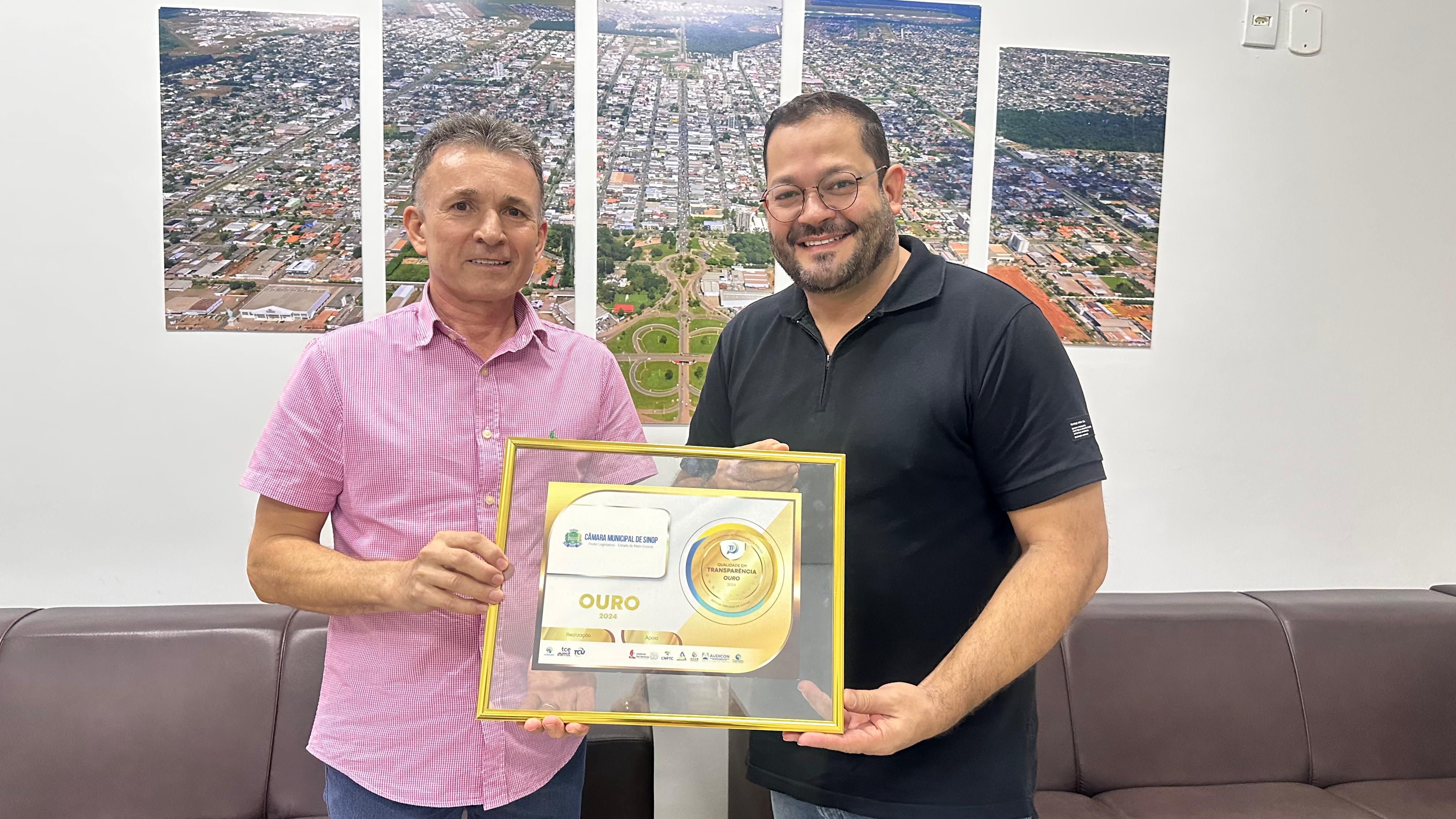 Câmara Municipal de Sinop recebe selo Ouro de qualidade da transparência pública