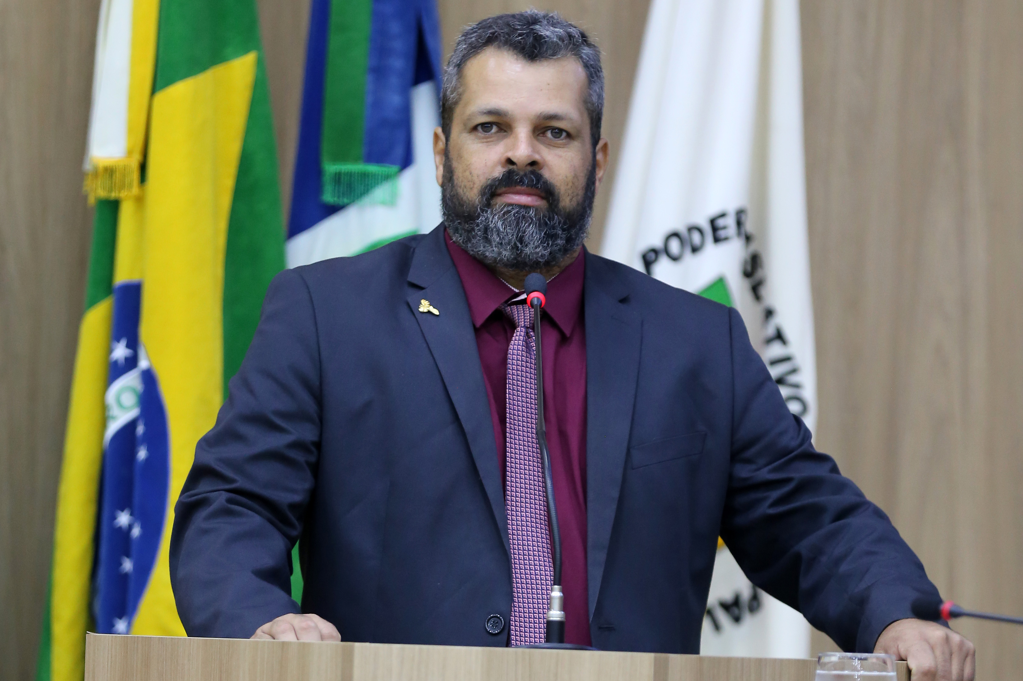 Luis Paulo solicita instalação de playground no bairro Alto da Glória