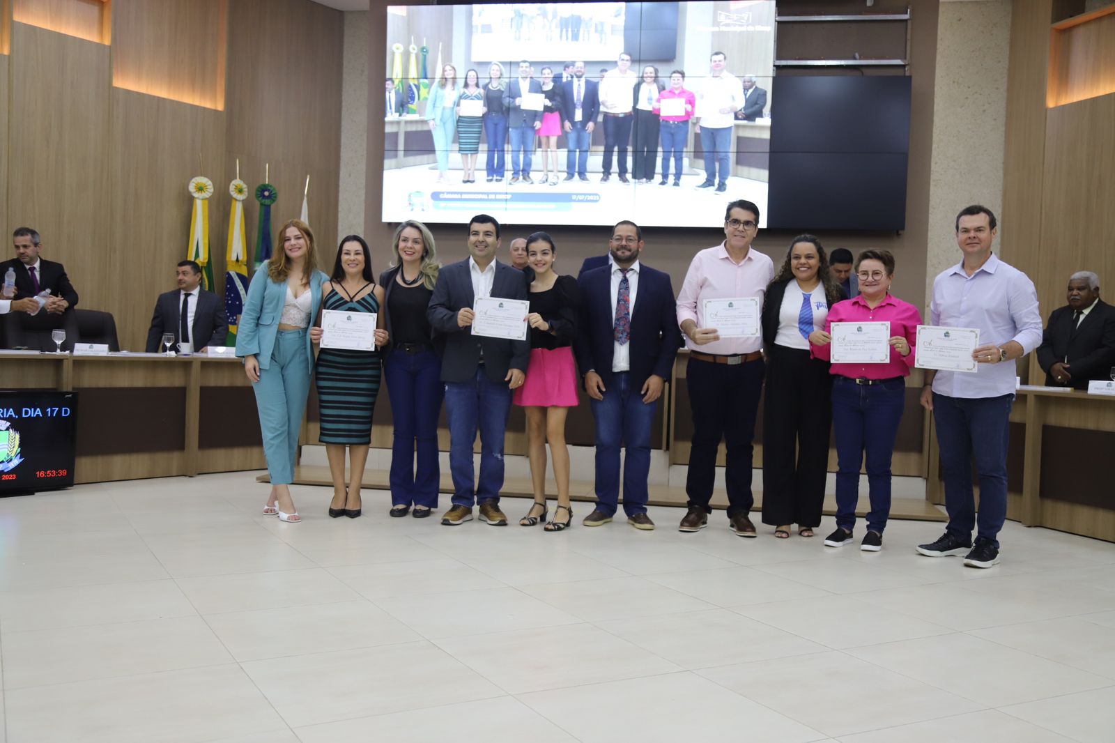 Paulinho Abreu presta homenagem à CDL SINOP pelos 40 anos de história no município