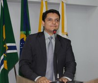 Vereador Cláudio Santos solicita novos mutirões para cirurgias de cataratas